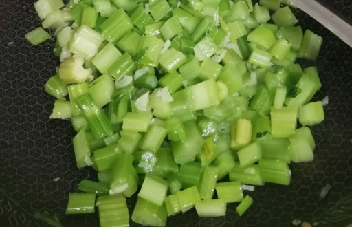 蒜蓉炒芹菜